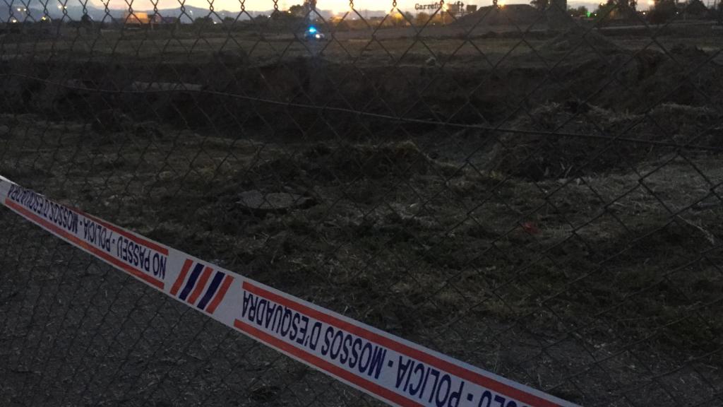 Los Mossos d'Esquadra recogiendo pruebas en el lugar del hallazgo