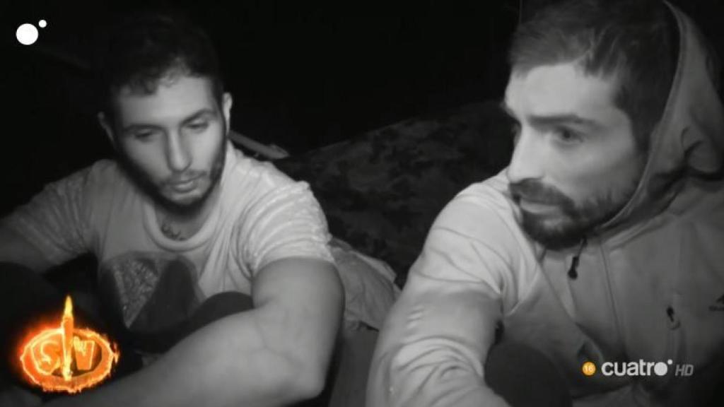 Fabio desahogándose con Omar sobre su bronca con Violeta.