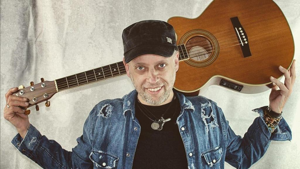 Carlos Bau actuará en el Playa Club