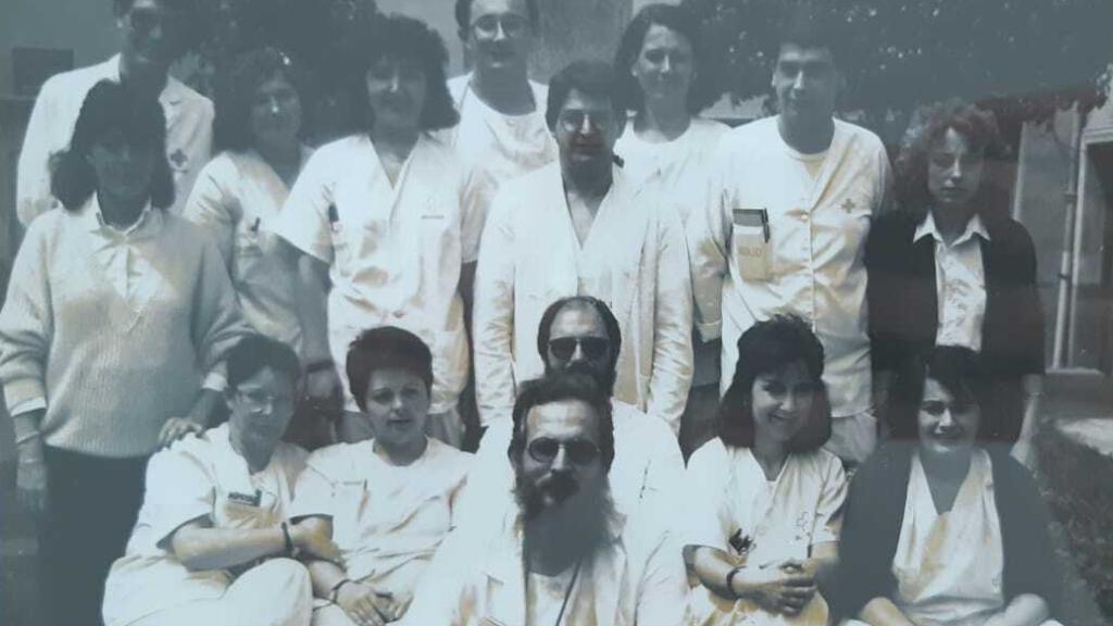 Zamarrón, al frente de una promoción de Médicos Internos Residentes.