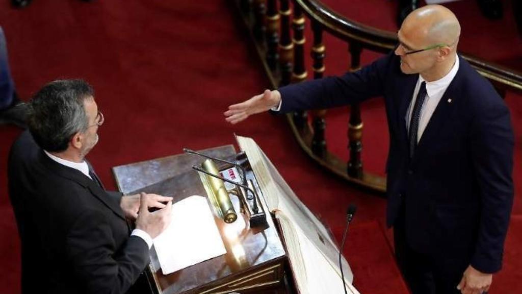 Romeva promete su cargo en el Senado.