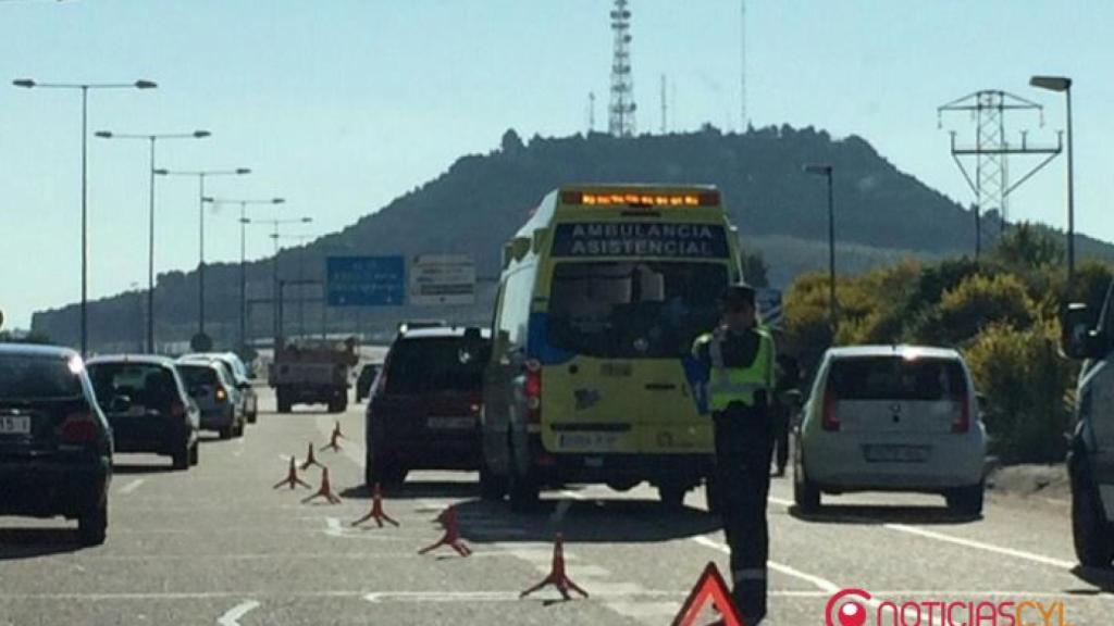 accidente va30 valladolid atasco 1