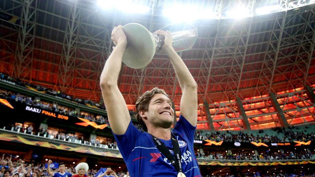 Marcos Alonso con la Europa League