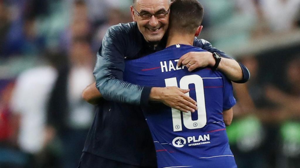 Maurizio Sarri y Eden Hazard, durante la final de la Europa League