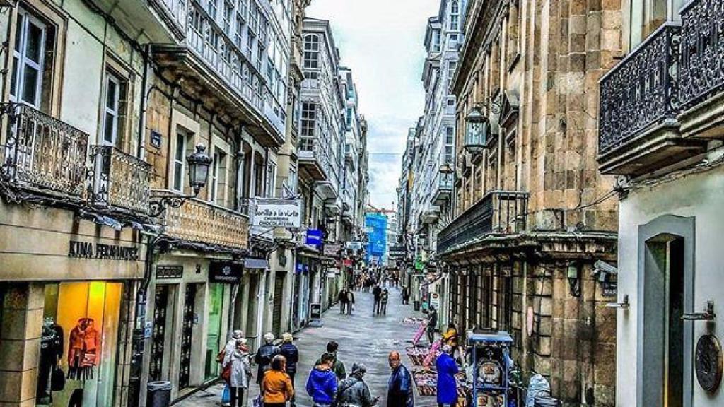 La calle Real es la calle de ocio por excelencia, pero ha perdido gran parte del comercio