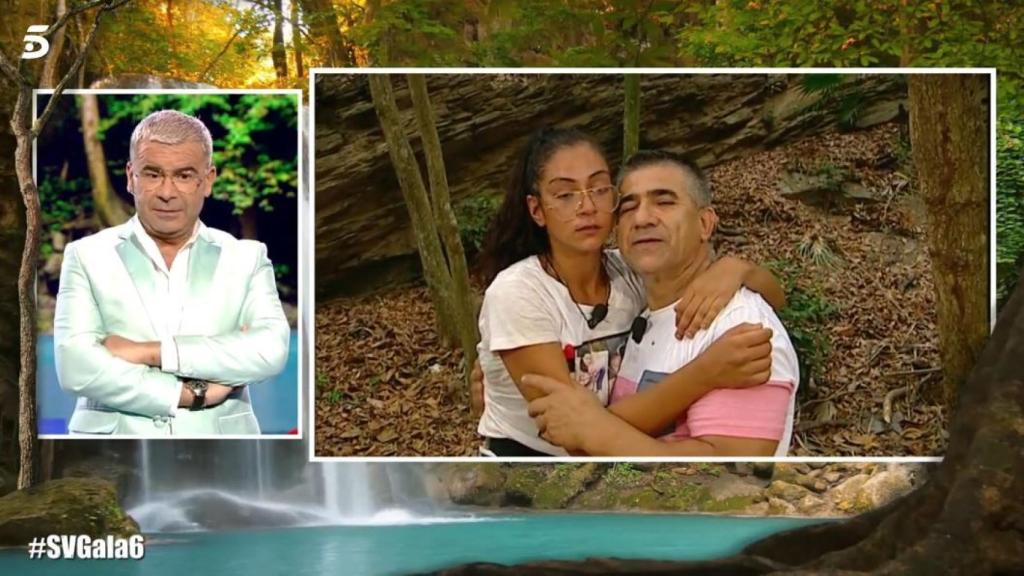 Jorge Javier hablando con Dakota y su padre.