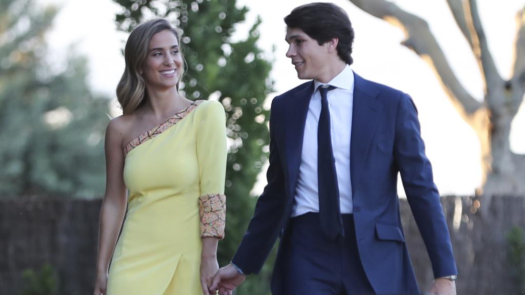 María Pombo y Pablo Castellano el día de su celebración oficial de pedida.