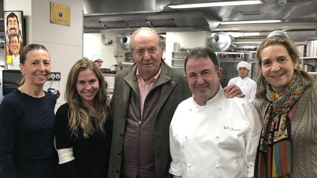 Juan Carlos y Elena comer juntos. Aquí, en el restaurante de Martín Bersategui en Guipúzcoa.