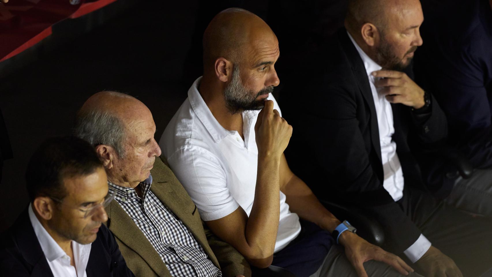 Guardiola viendo el Baxi Manresa - Real Madrid