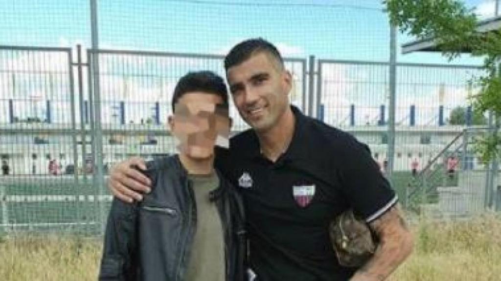 José Antonio Reyes y su hijo. Foto: Instagram (@_josereyeslopez)