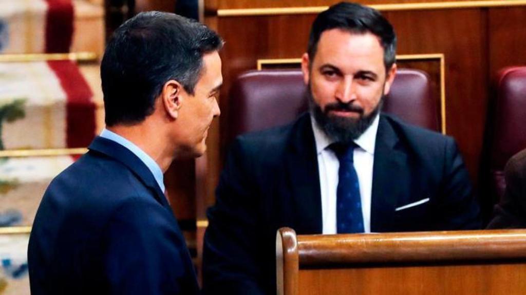 Santiago Abascal, presidente de Vox y diputado en el Congreso, ante Pedro Sánchez, presidente del Gobierno.