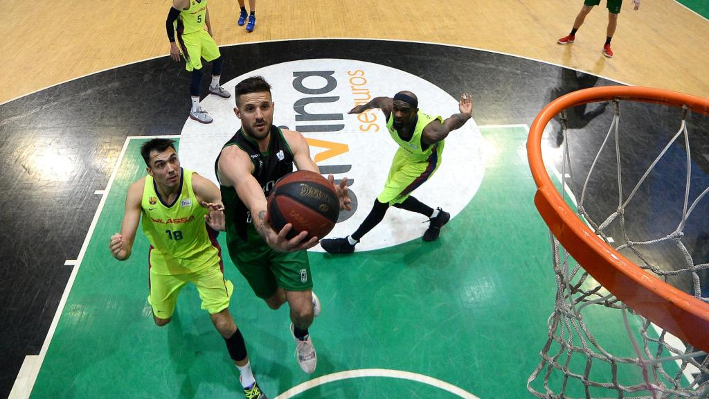 Laprovittola ante el Barcelona Lassa