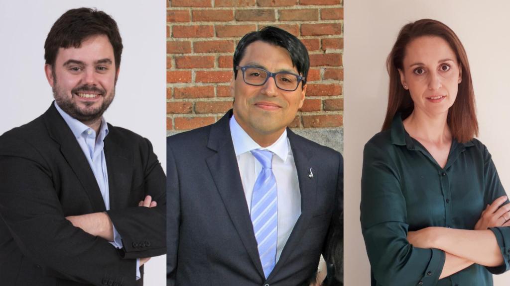 Arturo Criado, redactor jefe de Empresas, Fernando Cano, jefe de sección y María Vega, corresponsal económica.