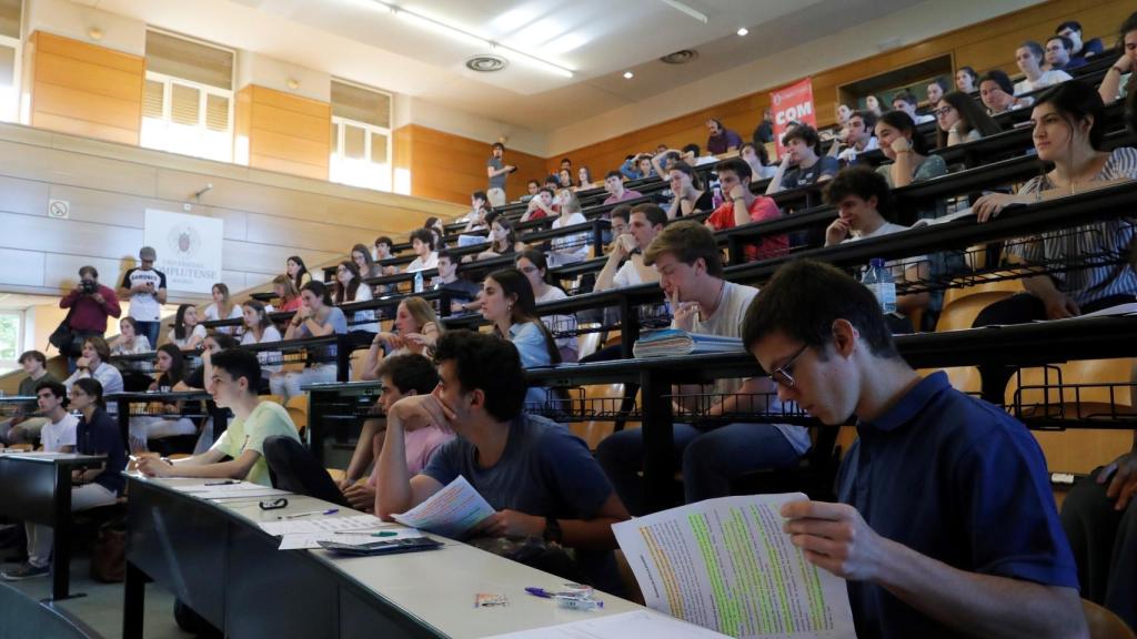 Un examen así el primer día ya te anula para el resto de los exámenes, denuncia una alumna.