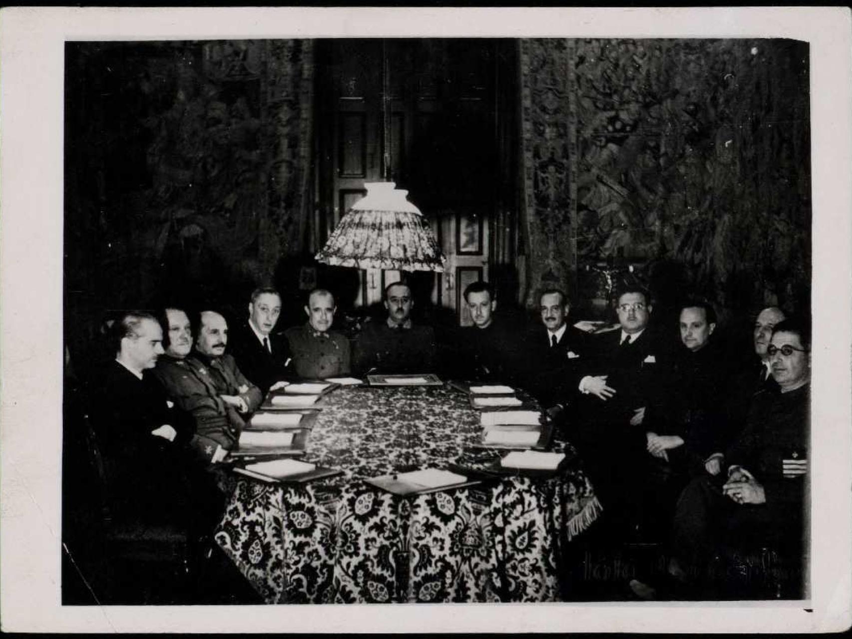 Espana, General Francisco Franco y su nieto Vintage silver print Tirage Espana, General Francisco Franco y su nieto Vintage silver print Tirage