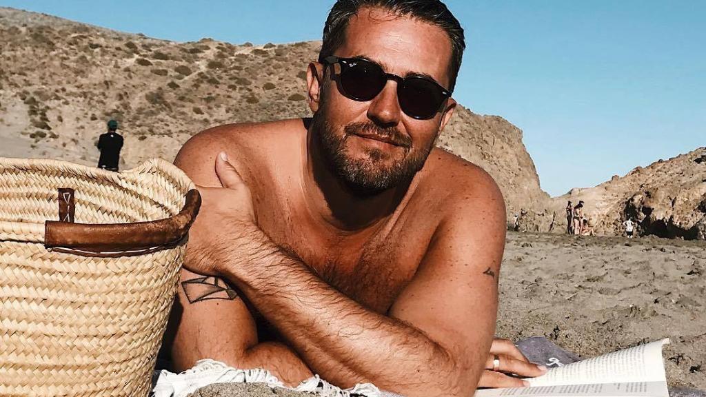 Máxim, disfrutando del sol en Cabo de Gata.