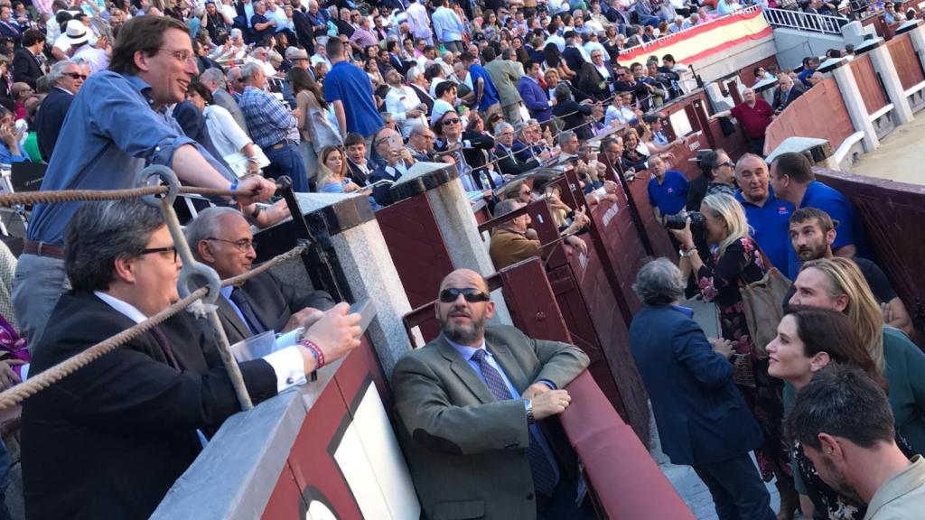 José Luis Martínez-Almeida e Isabel Díaz Ayuso en Las Ventas.