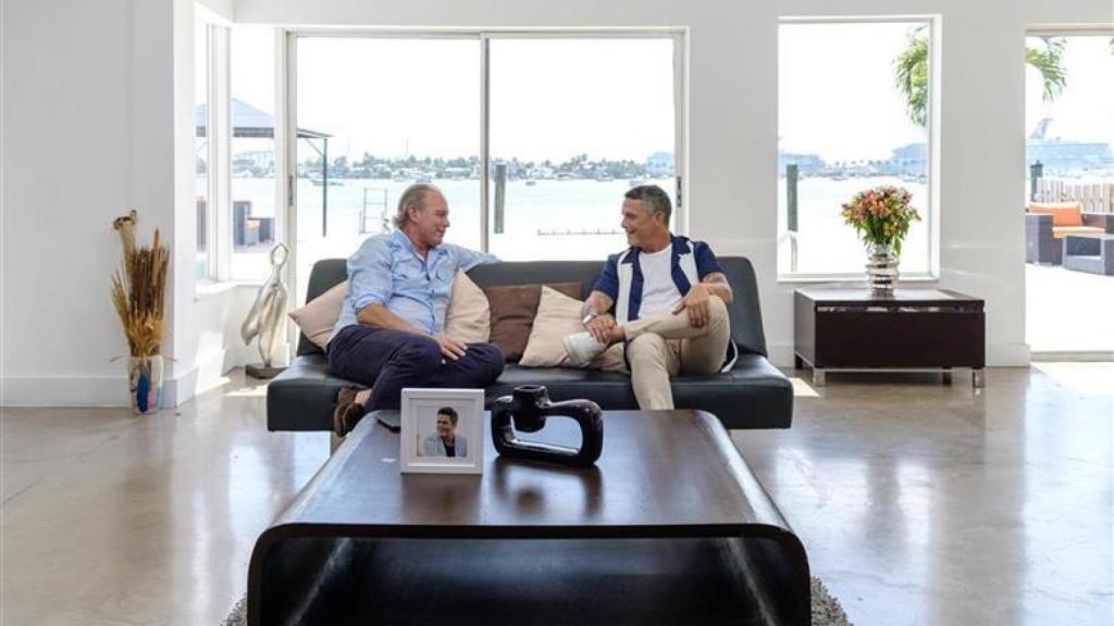 Bertín y Alejandro durante un momento de su charla en 'Mi casa es la tuya'.