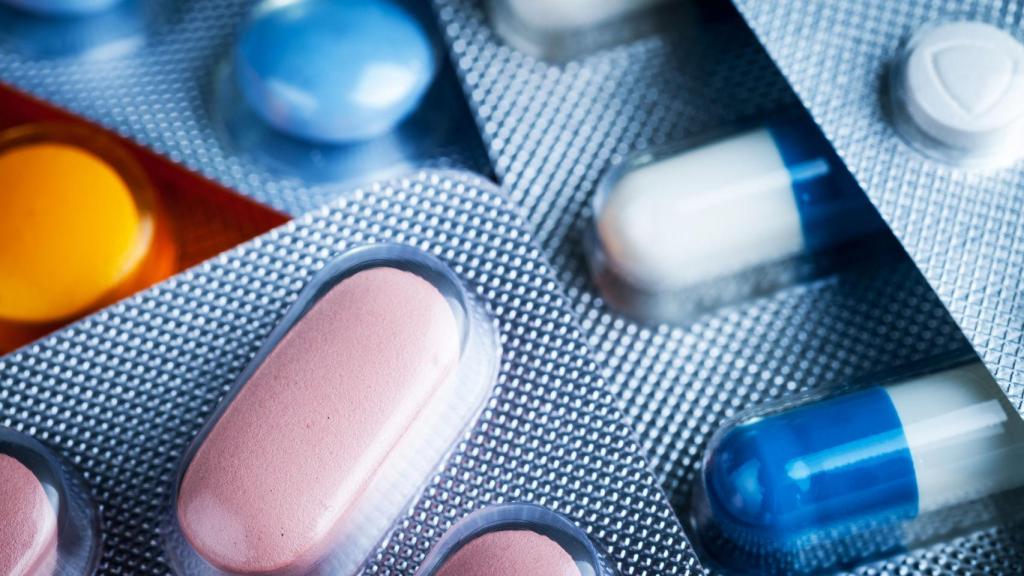 Medicamentos en comprimidos y en cápsulas.