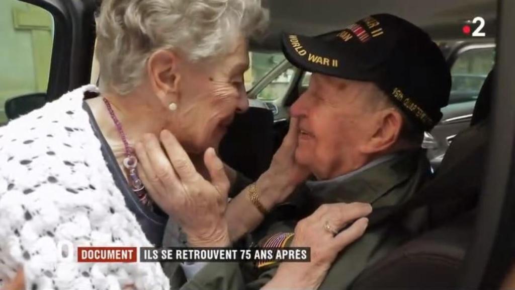 Jeannine y Kara Troy se vuelven a despedir.