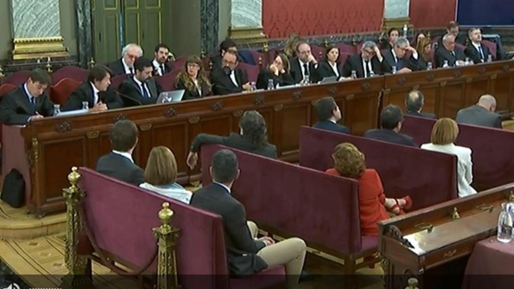 Bancada de las defensas este martes./