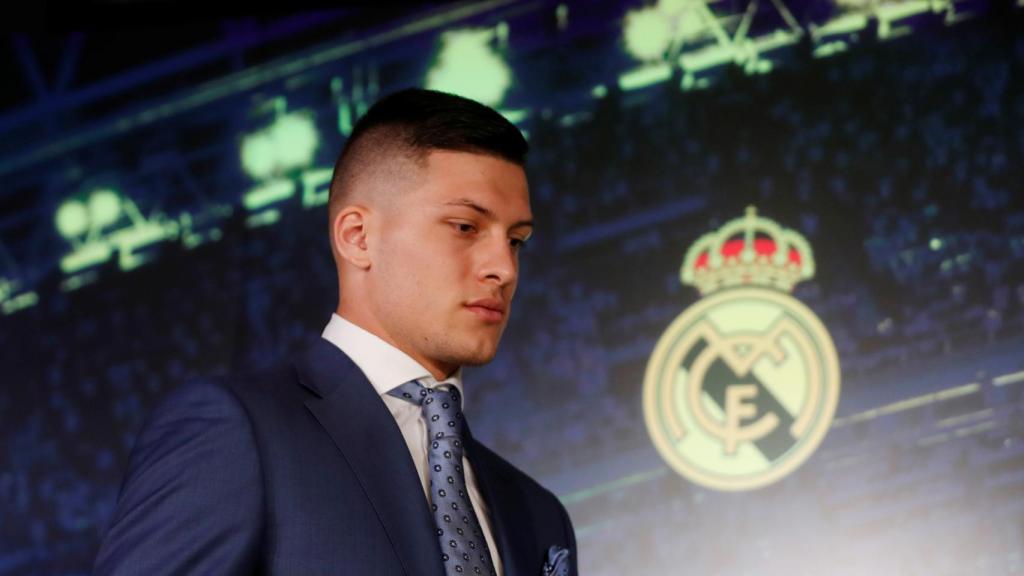 Luka Jovic durante la rueda de prensa de presentación con el Real Madrid