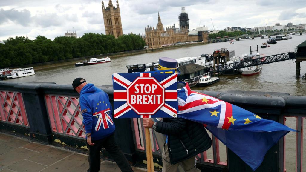 Un cartel de una manifestación contra el brexit en una imagen de archivo.