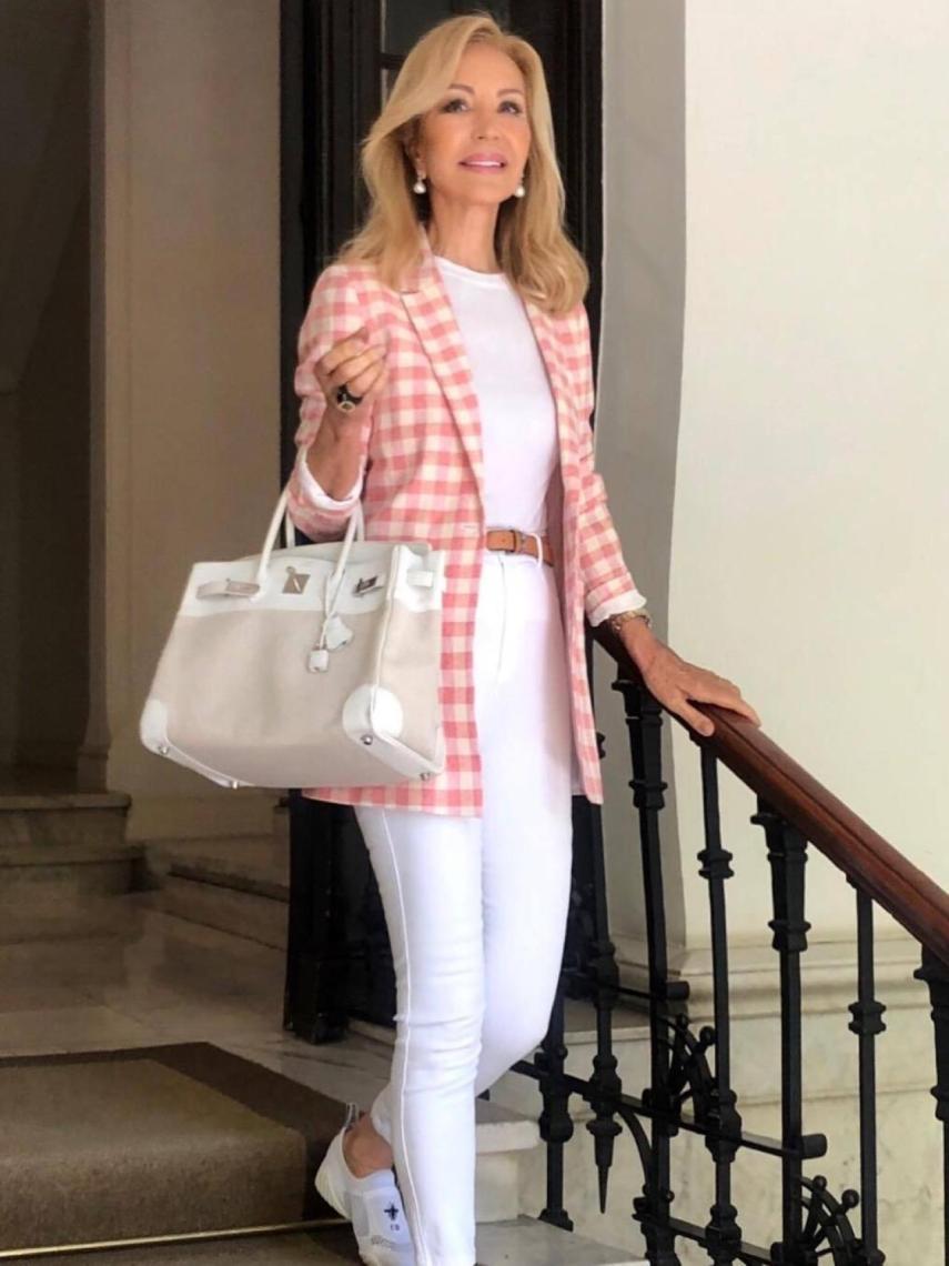 Carmen Lomana se ha sometido a tres tratamientos como parte de su operación bikini.