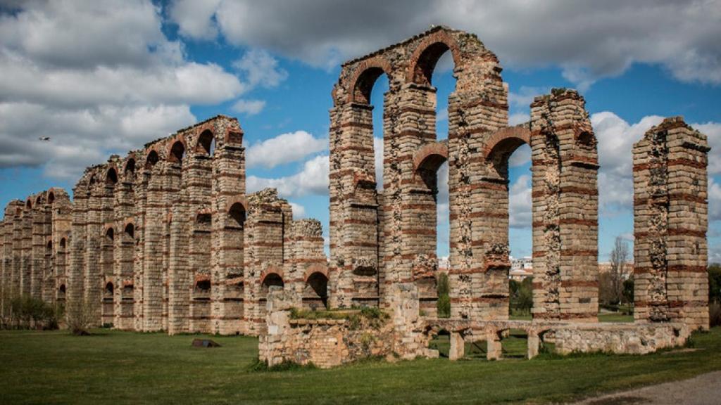 Restos del Acueducto de Los Milagros.