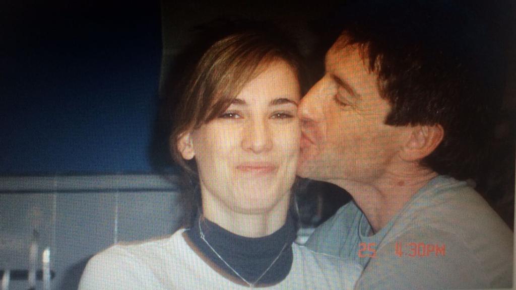 Marta junto a su padre, Carlos.