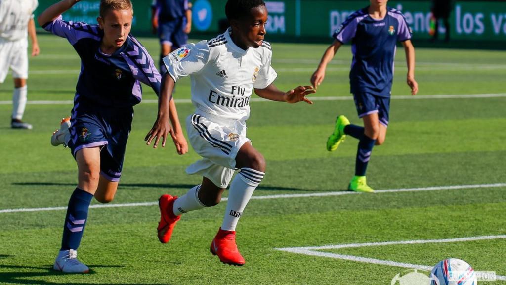 Alevín A en la Liga Promises. Foto: Twitter. (@ElTransistorOC)