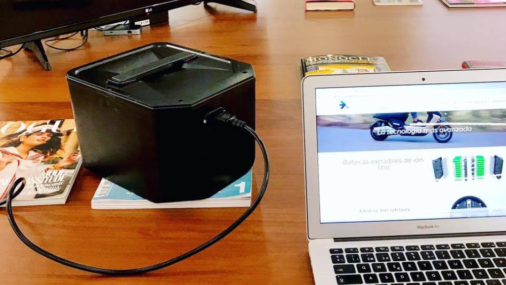La batería se puede extraer y cargar en cualquier enchufe tradicional