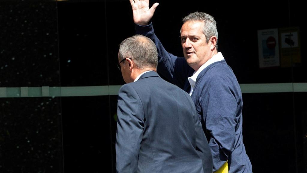 Joaquim Forn entra en el Ayuntamiento de Barcelona para formalizar su acta de concejal.