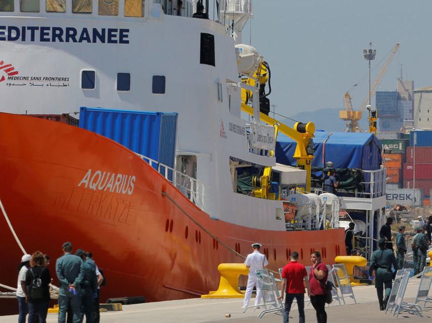 El Aquarius durante el desembarco en Valencia el 17 de junio de 2018.