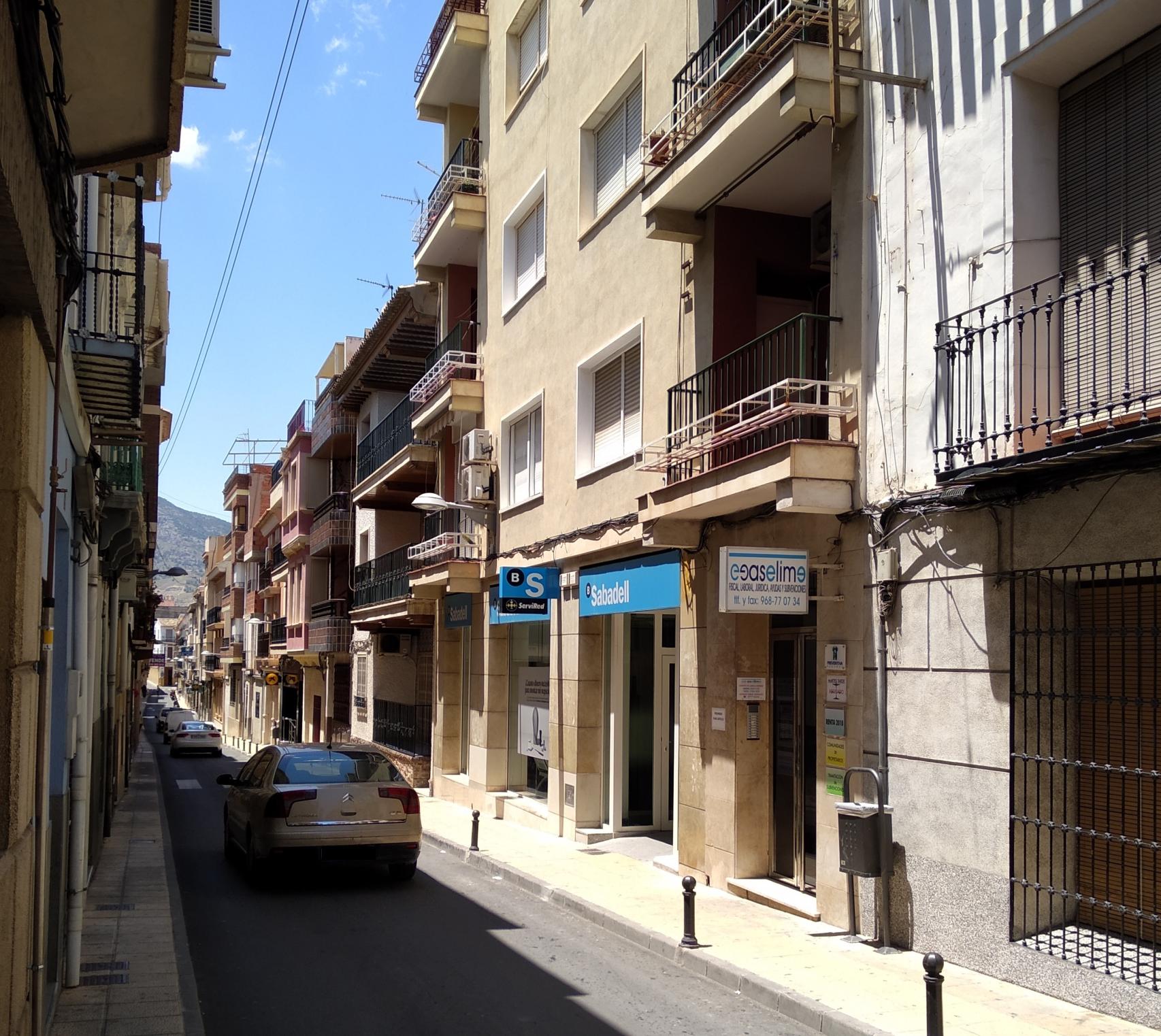 Inmueble en el que residía la víctima en el número 57 de la calle Doctor Molina de Abarán.