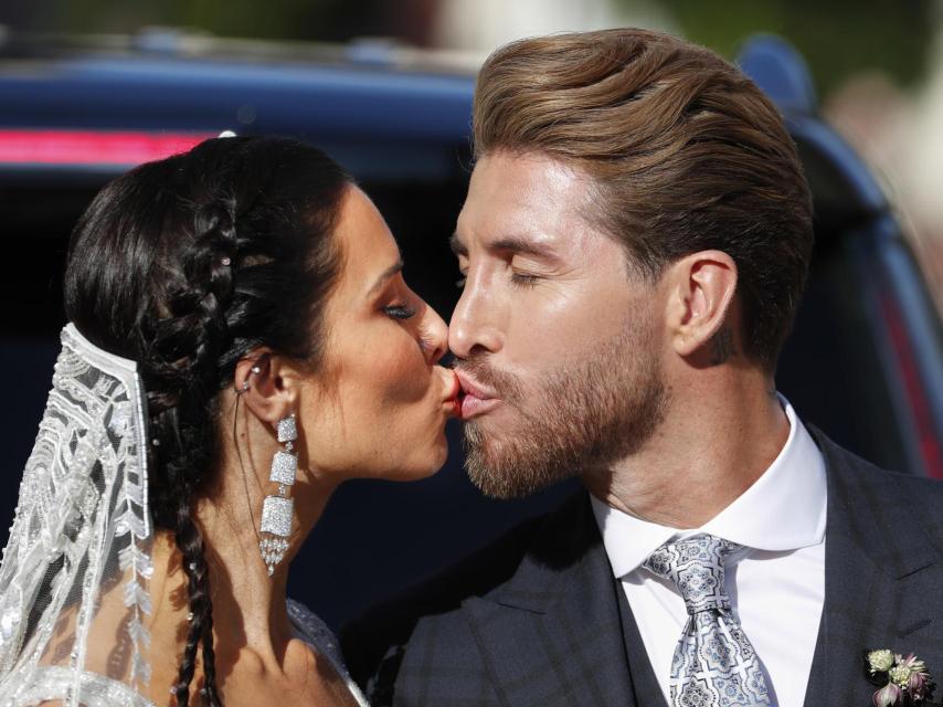 Sergio Ramos y Pilar Rubio salían convertidos en marido y mujer a las 19:30 horas.