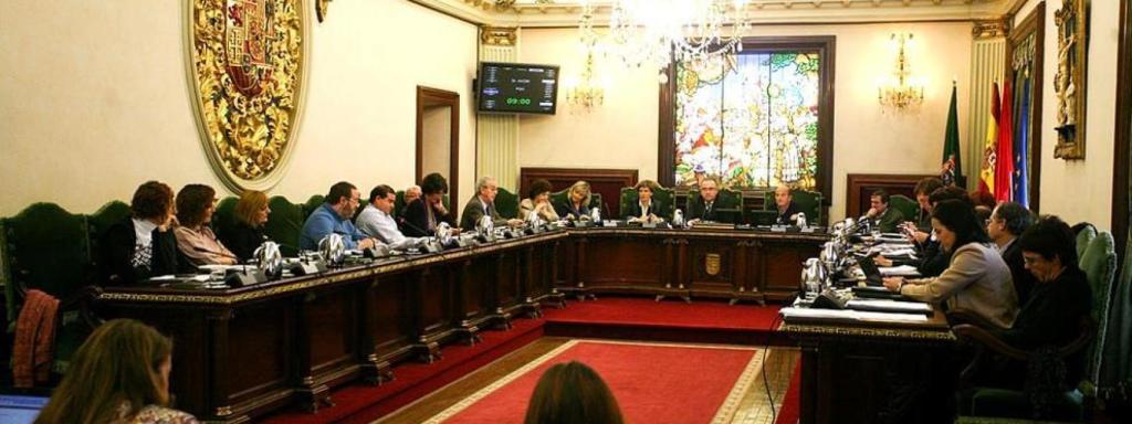 Sala de plenos del Ayuntamiento de Pamplona.