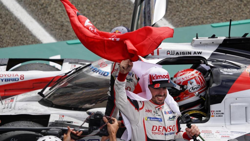 Fernando Alonso celebra el Mundial de Resistencia