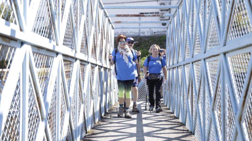 Peregrinos con diabetes realizan el Camino