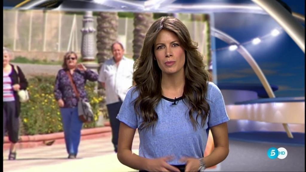 Laura Madrueño durante uno de los informativos del tiempo de Telecinco.