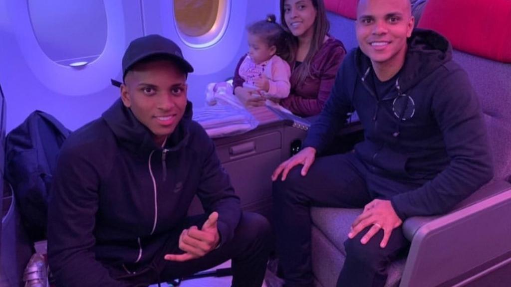 Rodrygo pone rumbo a Madrid. Foto: Twitter (@RodrygoGoes)