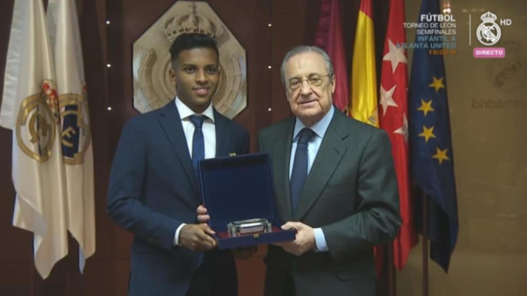 Rodrygo junto a Florentino Pérez
