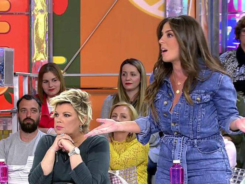Lydia Lozano, Terelu y Anabel Pantoja en el plató de 'Sálvame'.