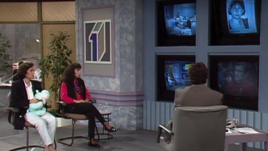 Lobatón hablando con Fernando, el padre de Miriam.