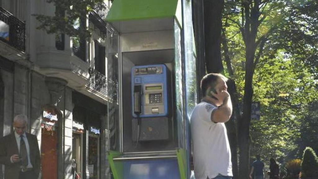 Imagen de una cabina de teléfono.