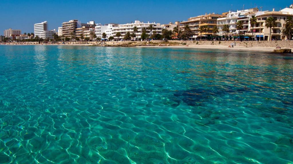 Las aguas color turquesa de Cala Millor