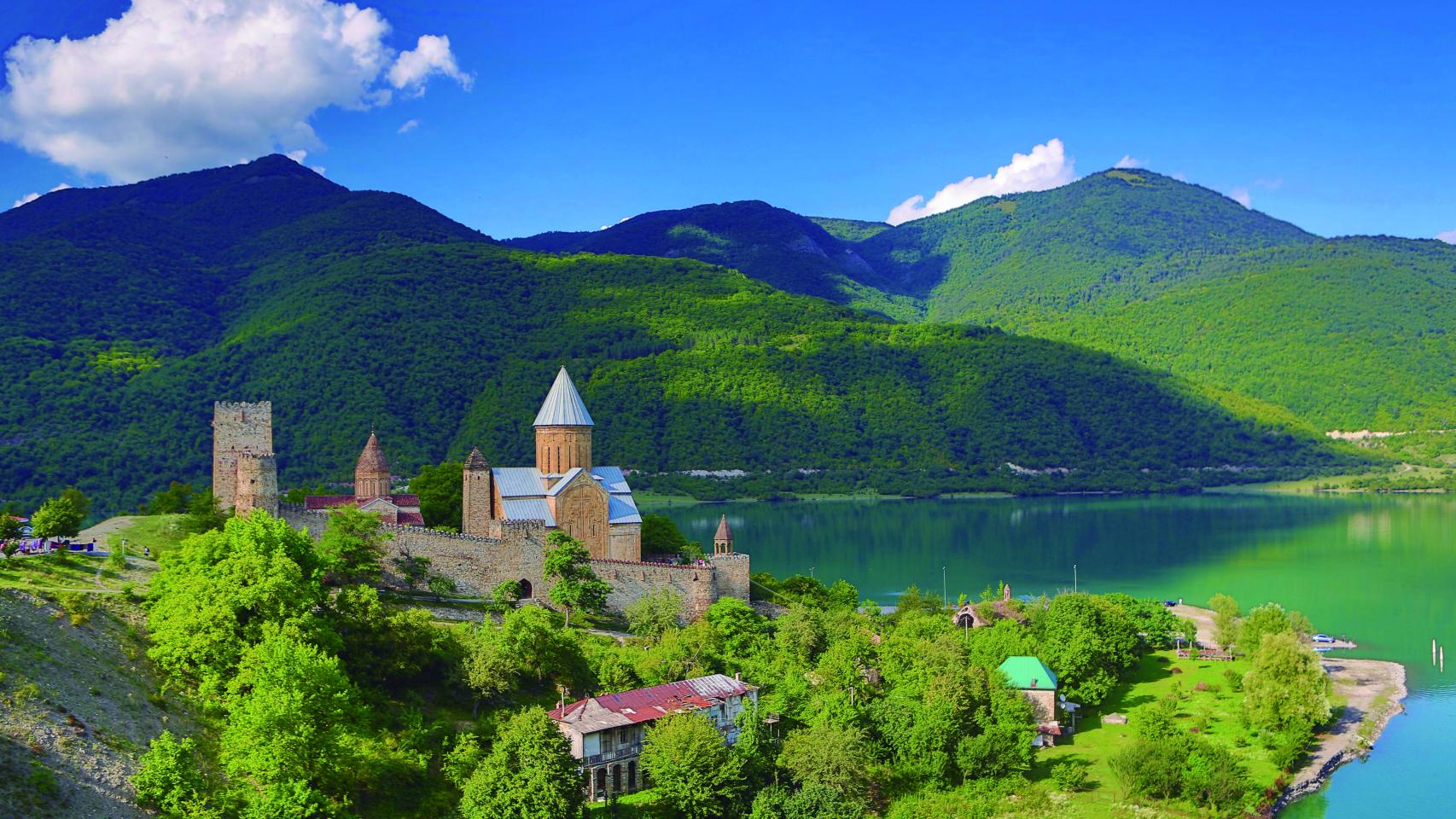 Metekhi, iglesia con vistas al rio Mtkvari.
