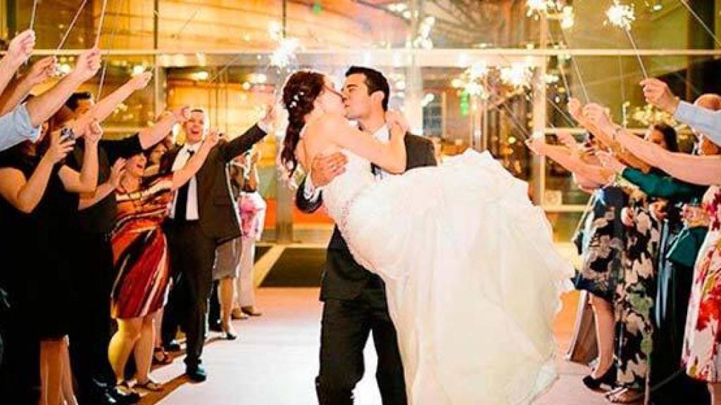 Celebración de una boda, tras el banquete.