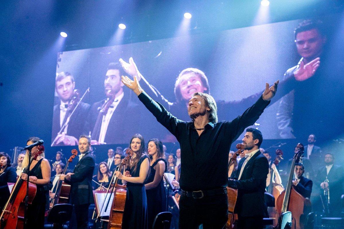 Raphael, tras una actuación de la gira (@Raphaelartista)