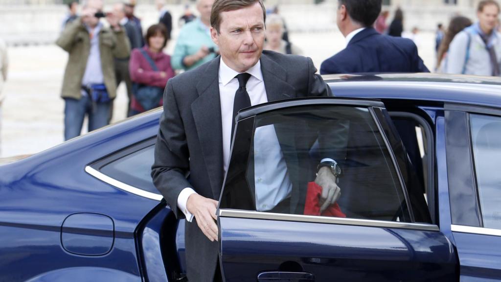 La exempleada de Pedro de Borbón-Dos Sicilias y Orleans le estafó 78.000 euros.